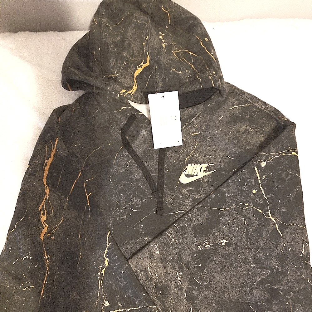 Nike pull over